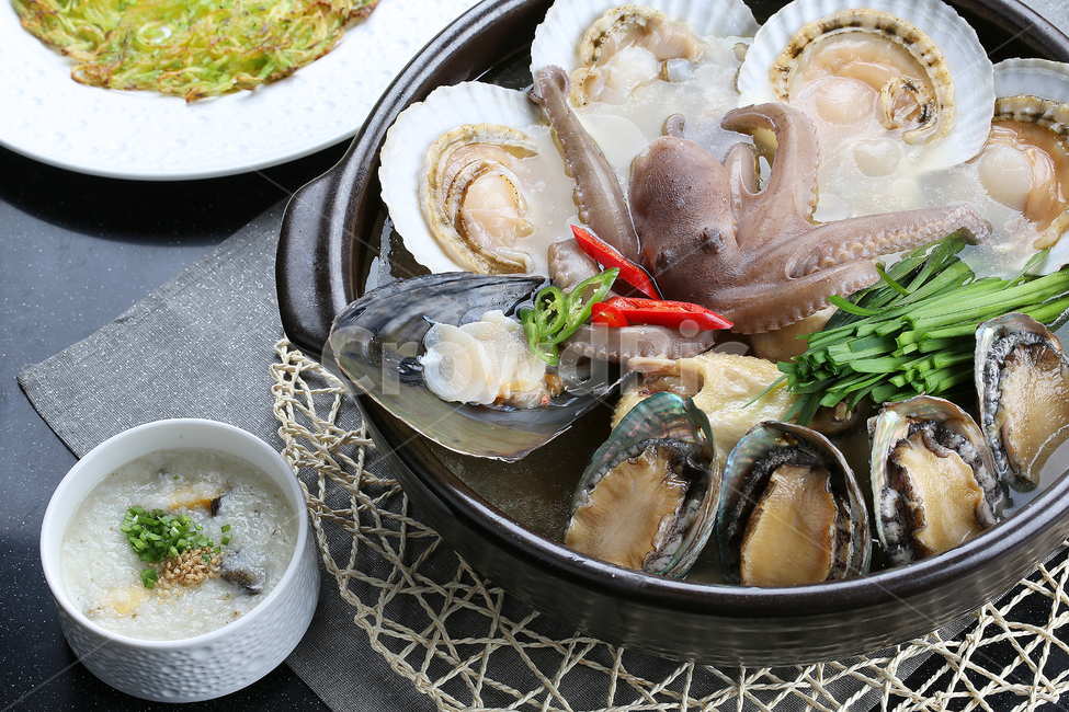 해천탕,해신탕,해물탕,해물요리,해물맛집,전복,전복요리,전복탕,가리비,조개,조개탕,안주,술안주,전통요리,보양식,스테미나,퓨전,요리,퓨전레스토랑,낙지,낙지요리,낙지탕,요리법,조리법,요리책,쿠킹,해물,접시,그릇,식사,반찬,빈대떡,아침식사,점심식사,저녁식사,음식,푸드,건강,몸보신,food,cook,음식,식재료,요리,food,cook,meal,dishes,food reserves,수산물,해산물,fishery products,seafood,연출,컨셉,콘셉,direction,concept