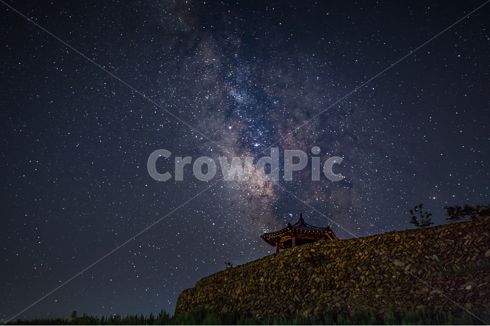 자연,풍경,별,은하수,안반데기,강원도,미리내,nature,landscape,star,milkyway,야경,밤,풍경,nightscape,night,landscape,한국전통,한국문화,korean traditional,korean culture,건축물,건물외관,exterior,building,structure,architecture,construction,outdoors,옥외