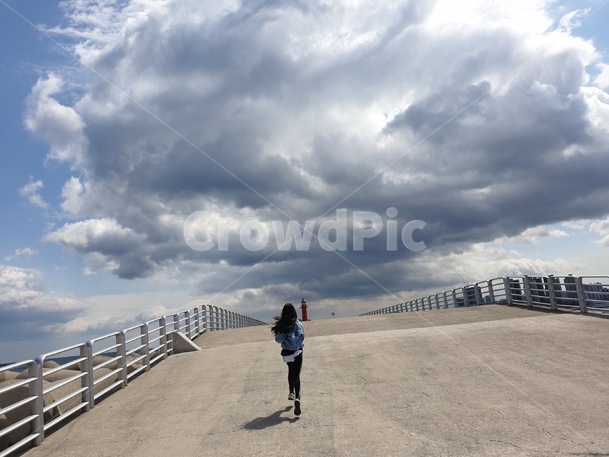 바람,하늘,구름,떠남,달리기