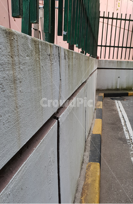 벽,녹물,철재,난간,tarmac,아스팔트,asphalt,도로,road,banister,handrail,초록