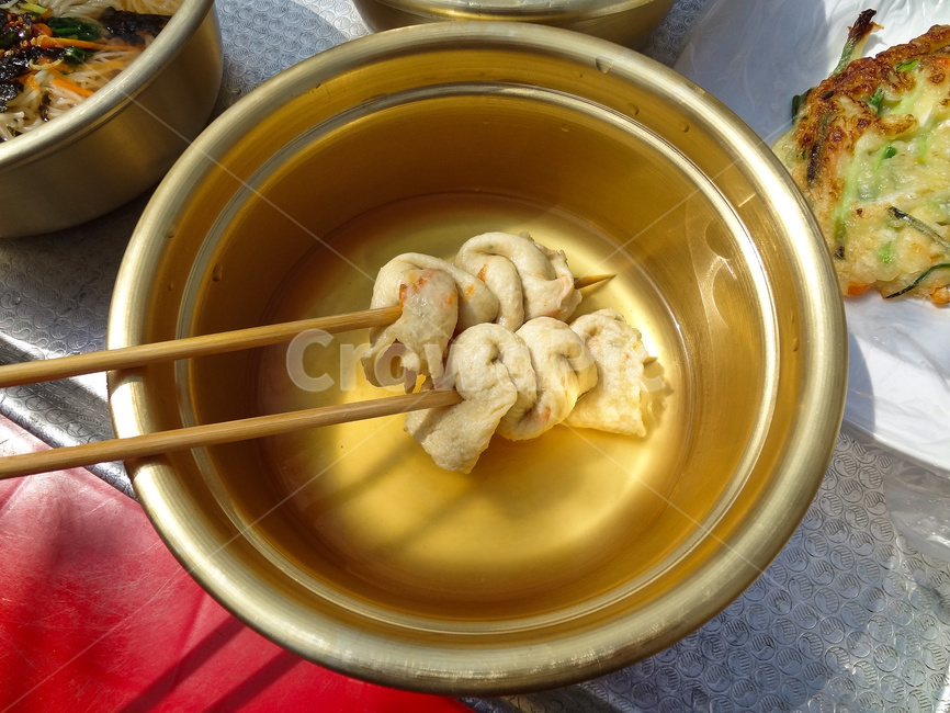 오뎅,분식,한국음식,오뎅국물,어묵,appetizing,asian,asiandishes,bowl,bunsik,closeup,cooking,culture,delicious,dessert,dish,fishcake,food,gourmet,healthy,hot,hotsoup,korea,koreanfishcake,koreanstylefood,koreantraditionalfood,meal,plate,snack,soup,tasty,traditional,음식,식재료,요리,food,cook,meal,dishes,food reserves