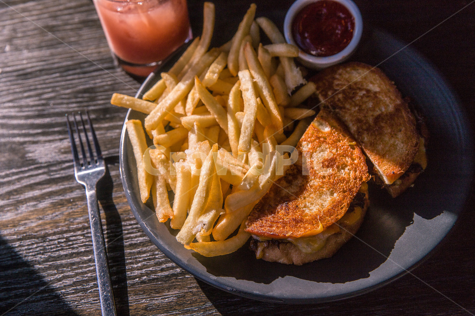 bake,bread,cheese,cuisine,delicious,dinner,food,frenchfries,fresh,fried,hot,lunch,meal,meat,plate,restaurant,sandwiches,sauce,snack,tasty,샌드위치,토스트,감자튀김,튀김,요리,음식,미국음식,느끼함,느끼한음식,치즈,레스토랑,식당,음식,식재료,요리,food,cook,meal,dishes,food reserves