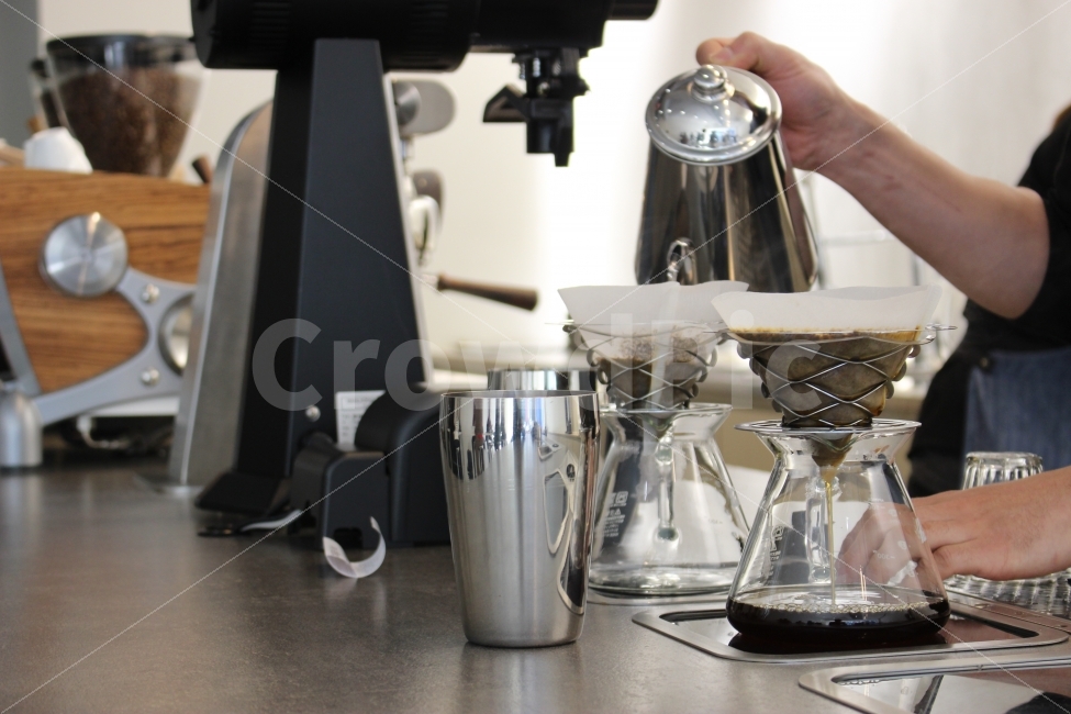 커피,카페,스페셜티,로스터리,인테리어,맛집,coffee,cafe,specialty,roastery,핸드드립,푸어오버,drip,brewing,pourover,사람,사람,인물,인간,human,person,신체일부,몸,body,커피,카페,coffee,cafe