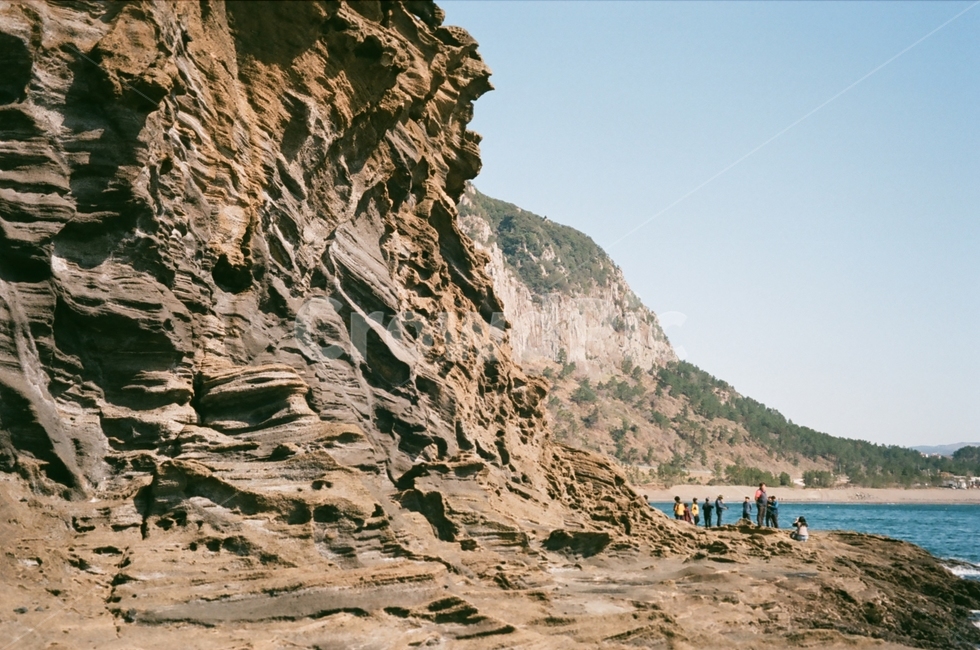 제주도,주상절리,암벽,자연,지반,제주도,jeju,jeju island,nature,outdoors,옥외,cliff,낭떠러지,promontory,곶,person,사람,human,인간