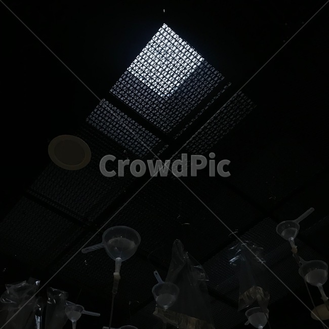 black,dark,빛,어둠,분위기,구멍,철조망
