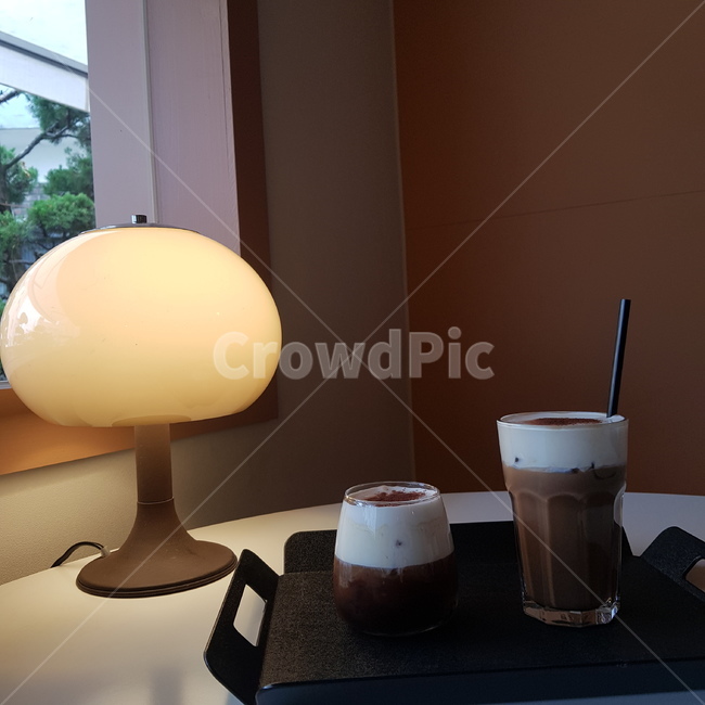 카페,조명,커피,라떼,아인슈페너,cafe,light,coffe,latte,viennacoffe