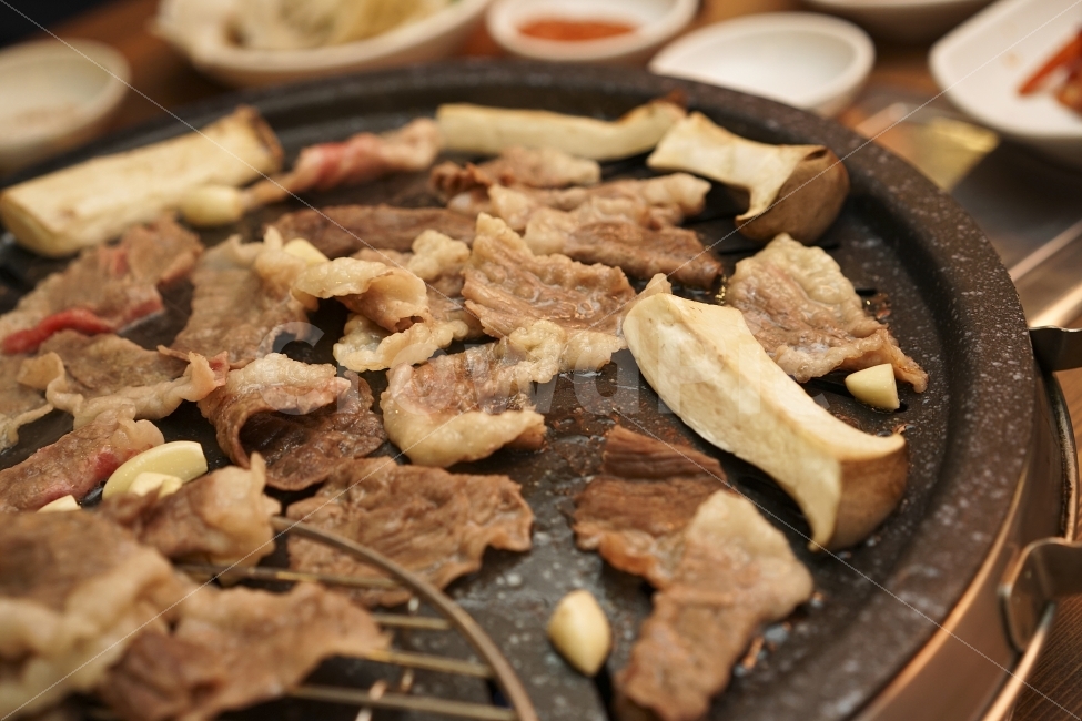 식사,고기,소고기,술자리,모임,육류,소,먹방,푸드,구이,만남,육즙,육질,맛집,풍미,한끼,한잔,차돌박이,음식,식재료,요리,food,cook,meal,dishes,food reserves,육류,고기,meat,한식,한국음식,한국요리,korean food,korean dishes,korean meal,korean cook
