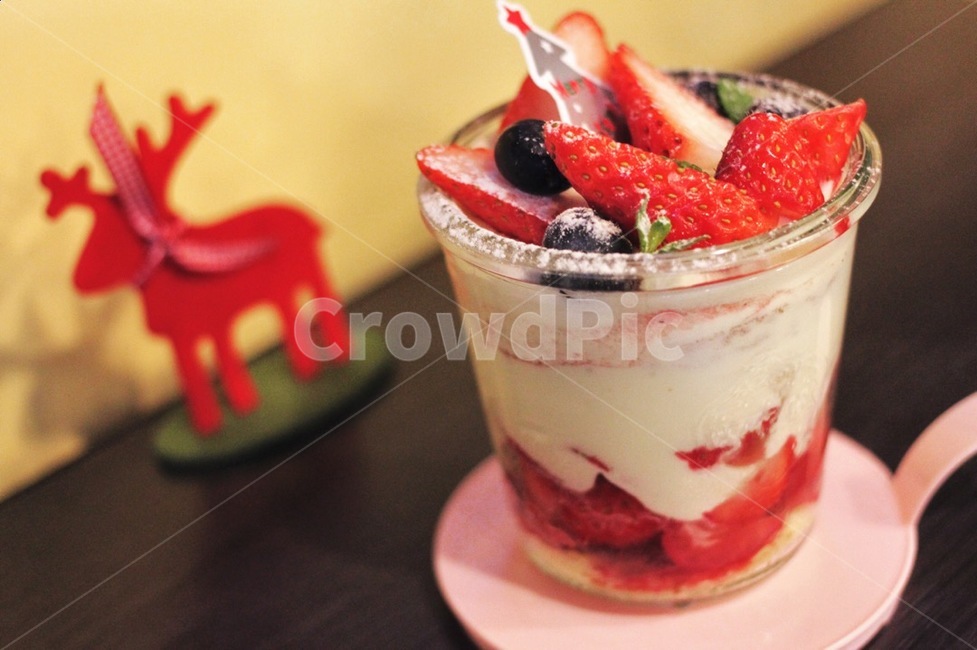 디저트,딸기,요거트,카페,yogurt,strawberry,dessert,cup,컵,cafe,음료수,drink,beverage