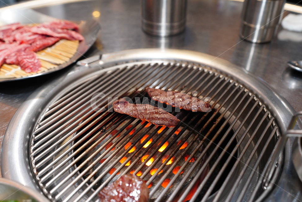 고기,화로,연탄,음식,육류,육식,구이,안주,먹거리,먹방,food,연탄구이,불판,식사,한식,소고기,한우,술자리,술안주,음식,식재료,요리,food,cook,meal,dishes,food reserves,육류,고기,meat