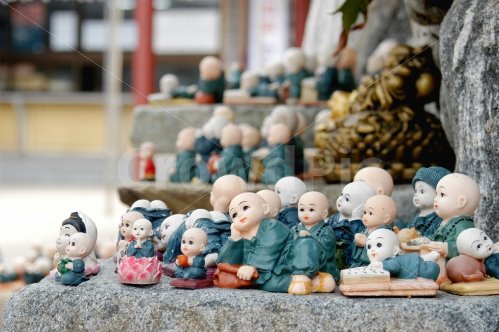부산,여행,용궁사,절,스님,동자승,예술,art,사물,물건,오브젝트,thing,object,matter,종교,신앙,religion,belief,faith