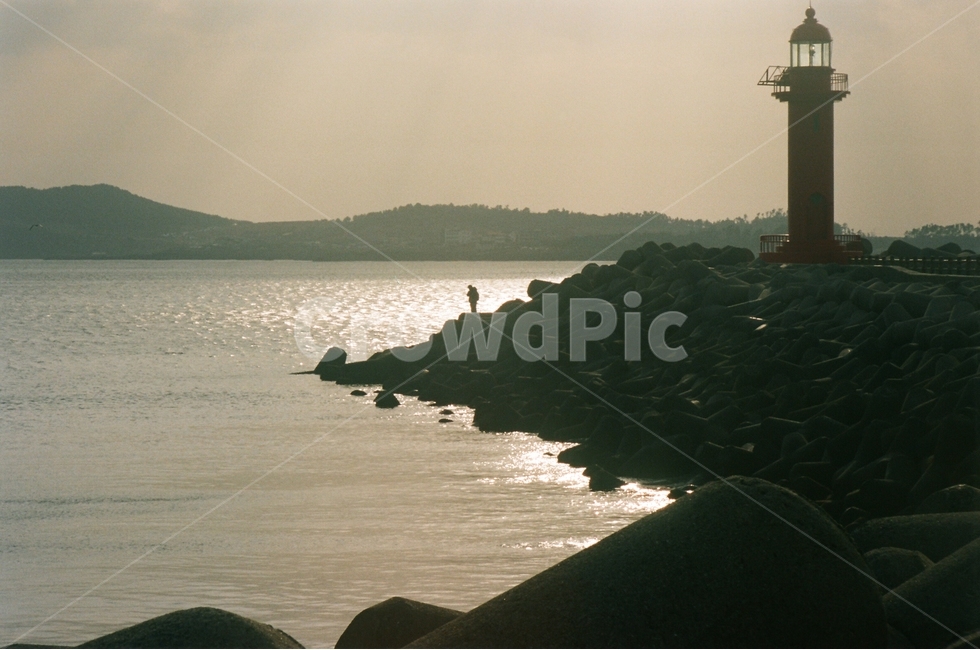 낚시,강태공,방파제,바다,등대,해질녘,노을,오름,돌바위,등대,lighthouse,감성,sensible,feeling