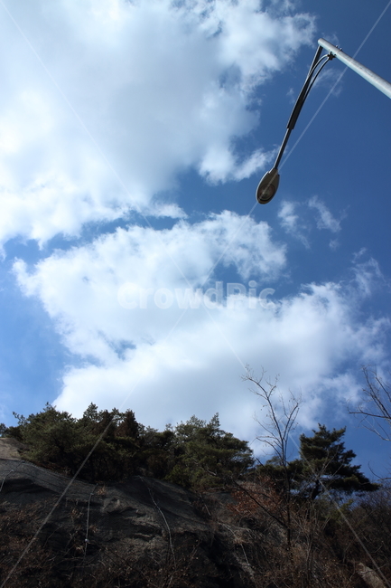 하늘,구름,가로등,나무,바위,암석,파란하늘,파랑,하얀,nature,위,하늘샷,청명,청명함,시원,시원함,쿨,cool,뭉게구름,항공샷,자연,풍경,nature,landscape