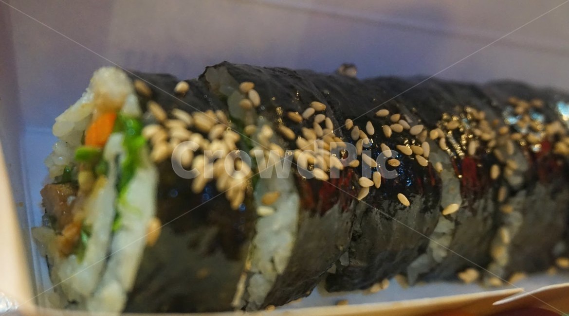 통깨,김밥,삼겹살김밥,길거리음식,먹음직,윤기,참기름,칼로리,탄수화물,음식,식재료,요리,food,cook,meal,dishes,food reserves,한식,한국음식,한국요리,korean food,korean dishes,korean meal,korean cook
