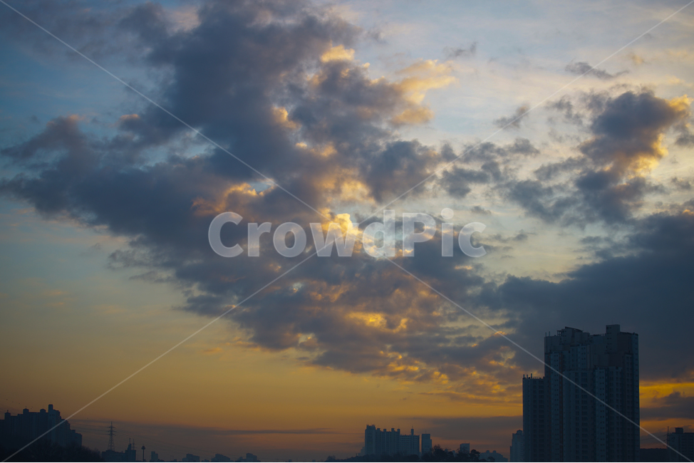 하늘,구름,여명,해돋이,일출,자연,감성,nature,outdoors,옥외,sky,sunset,일몰,dawn,새벽,red sky,붉은 하늘,dusk,황혼