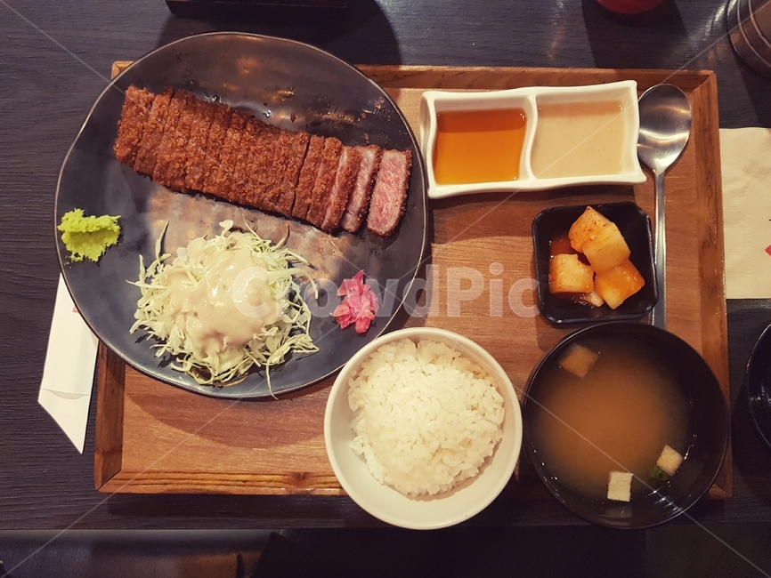 큐카츠세트,일본식요리,규카츠정식,고기,고소한,음식,식재료,요리,food,cook,meal,dishes,food reserves,일식,일본음식,일본요리,Japanese food,Japanese dishes,Japanese meal,Japanese cook