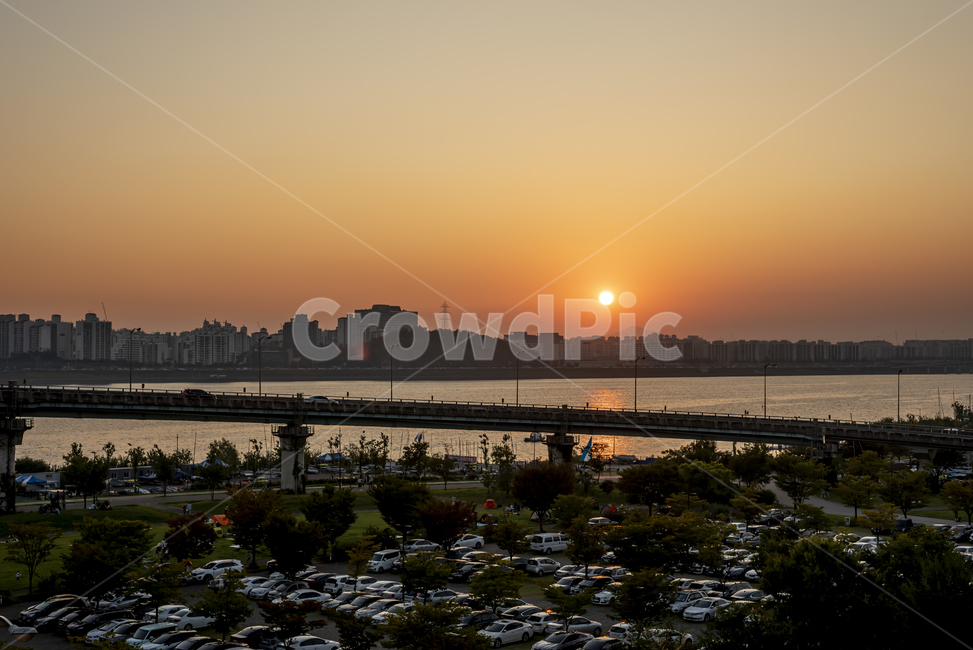 망원한강공원,한강,노을,풍경,주차장,붉은하늘,sunset,일몰,황혼,하늘,sky,redsky,dusk,한국도시풍경,한국도시경관,korea cityscape