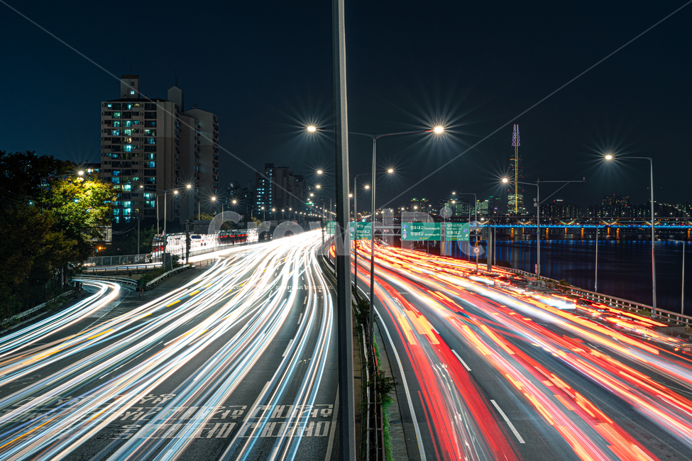 장노출,야경,서울야경,강변북로,서울,한강야경,도로,고속도로,야경,밤,풍경,nightscape,night,landscape,도시,city,한국도시풍경,한국도시경관,korea cityscape,교통,교통수단,traffic,transportation