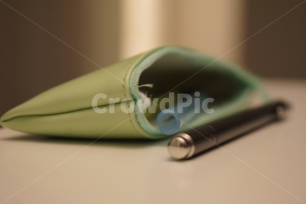 필통,펜,초록색필통,케이스,case,pencilcase,pen,spen,stylus,greenpencilcase,green,blackpen,black