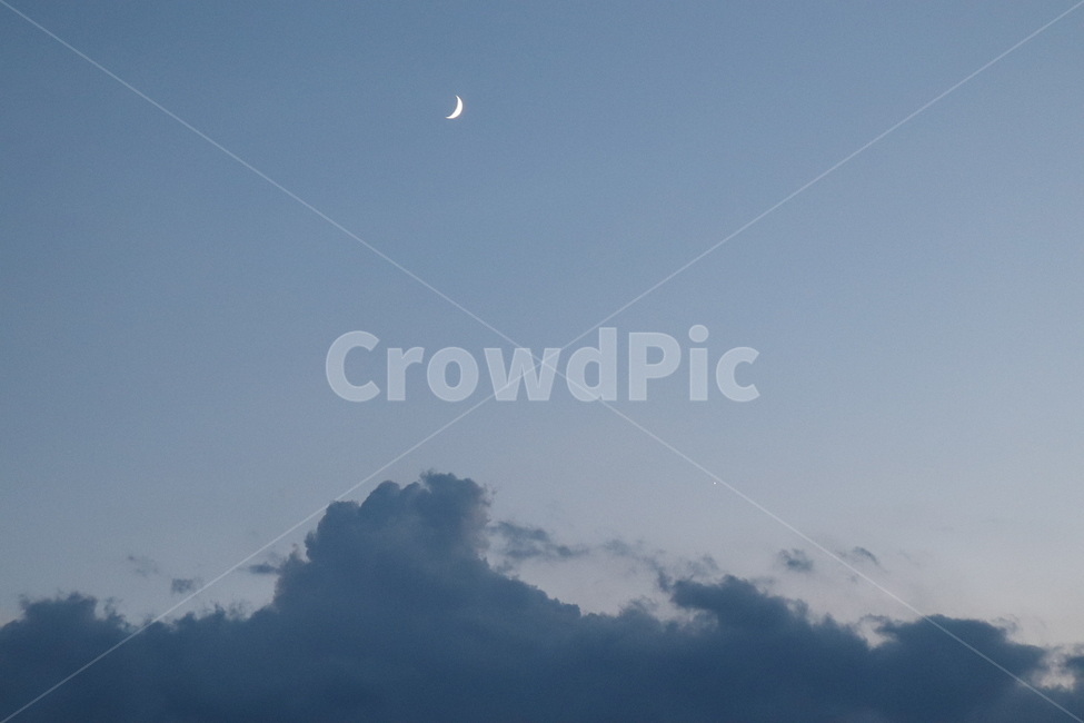 nature,자연,달,초승달,구름,새벽,밤,sky,moon,하늘
