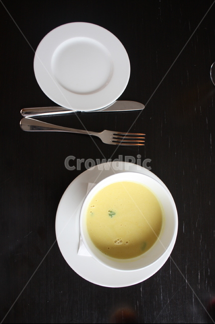 그릇,수프,식사,포크,나이프,다이닝,코스요리,요리,플레이팅,접시,맛있는,아침,점심,저녁,테이블,음식,식재료,요리,food,cook,meal,dishes,food reserves,양식,서양음식,서양요리,western food,western dishes,western meal,western cook