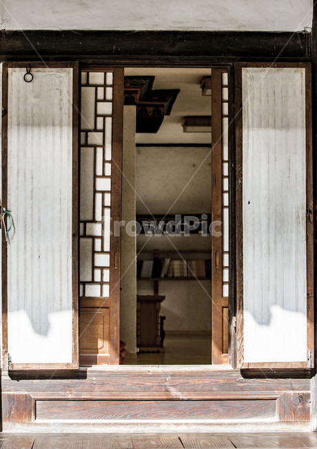 한옥,전통건축,툇마루,창호,문지방,전통미닫이,전통가옥,문,door