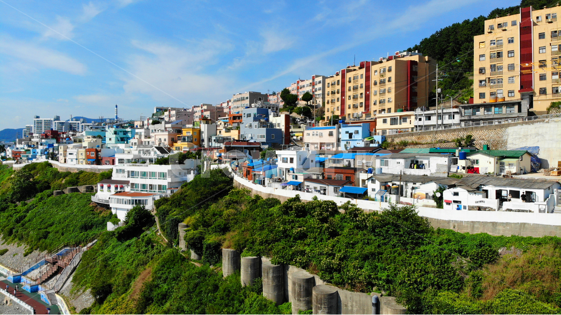 드론촬영,건물,도심,부산,영도,흰여울길,풍경,도시,풍경,city,landscape,한국도시풍경,한국도시경관,korea cityscape,building,condo,콘도,housing,주택,urban,어반,neighborhood,이웃