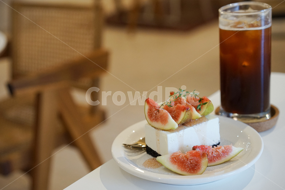 무화과디저트,무화과케익,디저트,음료,카페,간식,cafe,음식,식재료,요리,food,cook,meal,dishes,food reserves,디저트,간식,후식,dessert,snack