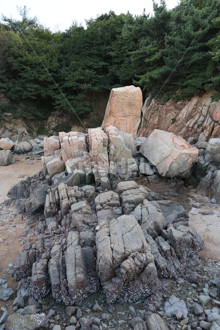 바위,돌,바닷가돌,바다,바다바위,자연,풍경,nature,landscape,rubble,파편