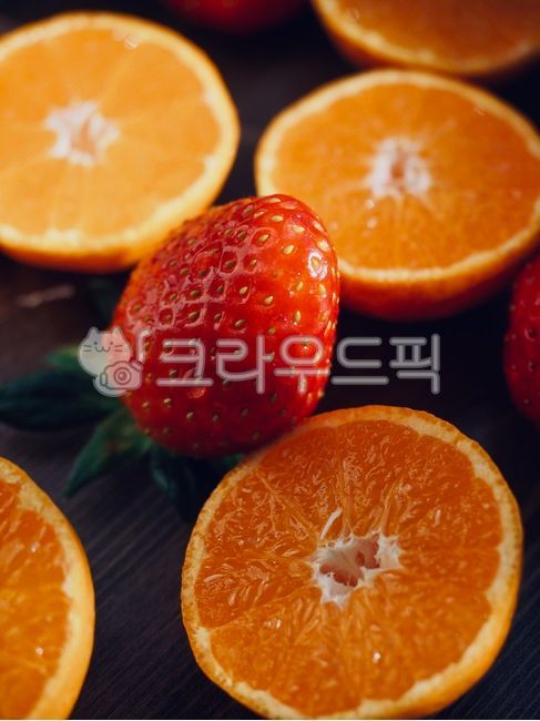 귤,감귤,딸기,신선,비타민,과일,음식,웰빙,웰빙음식,빨간색,주황색,tangerine,citrus,strawberry,fresh,vitamin,fruit,food,wellbeing,wellnessfood,red,orange,음식,식재료,요리,food,cook,meal,dishes,food reserves,과일,열매,fruit