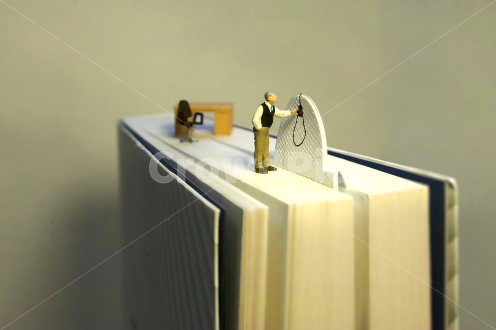독서,책,북마크,책갈피,독서등,전구,조명,bookmark,book,서제,책상,reading,read,취미,여가,힐링,휴식,미니어처,미니어쳐,쉼,사물,물건,오브젝트,thing,object,matter,연출,컨셉,콘셉,direction,concept