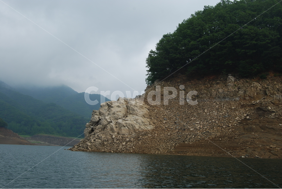 오봉산,청평사등산로,부용계곡,공주탕,공주설화,자연의위대함,등산로,능선,아름다움,신비스런산,돌,산행,힐링,자연,감성,등산,계절,여행,한국,한국명산,한국등산,풍경,눈,나무,하늘,바람,바람소리,환경,생태계,산,땅,자연,풍경,nature,landscape,한국자연풍경,한국자연경관,korea nature landscape,water,물,shoreline,해안선,outdoors,옥외,land,sea,바다,ocean,대양,promontory,곶,cliff,낭떠러지