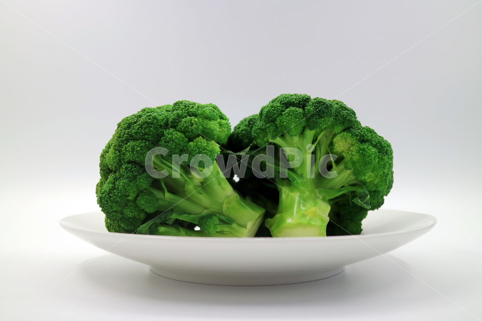 브로콜리,야채,채소,음식,누끼,식품,식재료,샐러드,건강,웰빙,다이어트,초록,유기농,바이오,수확,농산물,싱싱한,신선한,접시,건강,헬스웨어,헬스케어,healthware,health care,음식,식재료,요리,food,cook,meal,dishes,food reserves,채소,야채,vegetables