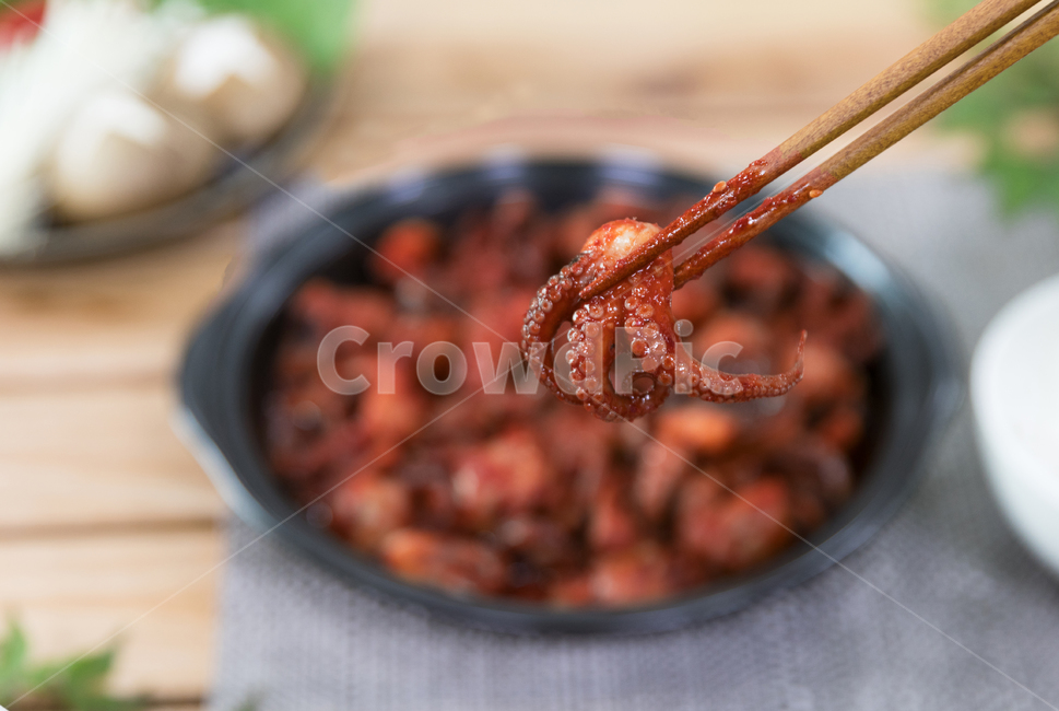 음식,쭈꾸미볶음,식사,안주,쭈꾸미,저녁식사,한식,korea,spicy,오징어볶음,식당,매콤,매운맛,red,맛집,고추장,고춧가루,식재료,요리,cook,reserves,수산물,해산물,fisheryproducts,seafood,한국음식,한국요리,food,dishes,korean,meal,koreancook,맛있다,먹다,맵다,소스,볶음,음식,식재료,요리,food,cook,meal,dishes,food reserves,한식,한국음식,한국요리,korean food,korean dishes,korean meal,korean cook