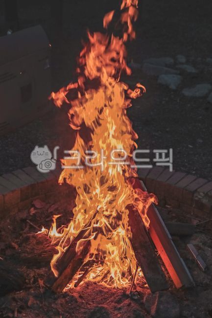 불,불멍,모닥불,장작불,캠프파이어,장작,화염,fire,flame,bonfire,불꽃,캠핑,감성캠핑