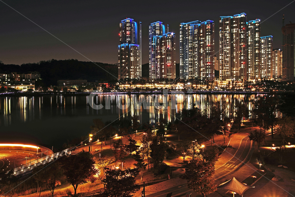 광교호수공원,영통,수원시,호수,원천저수지,아파트,반영,야경,공원,신비한물너미,야경,밤,풍경,nightscape,night,landscape,건축물,건물외관,exterior,building,structure,architecture,construction