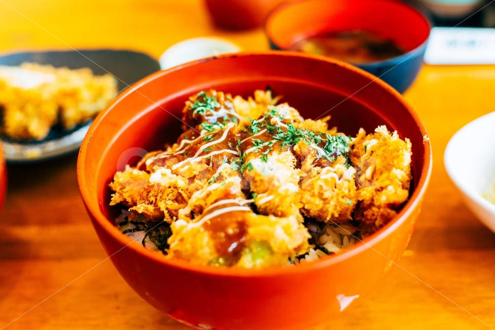 일본,가츠동,돈까스덮밥,교토,부타고릴라,음식,식재료,요리,food,cook,meal,dishes,food reserves,육류,고기,meat,일식,일본음식,일본요리,Japanese food,Japanese dishes,Japanese meal,Japanese cook