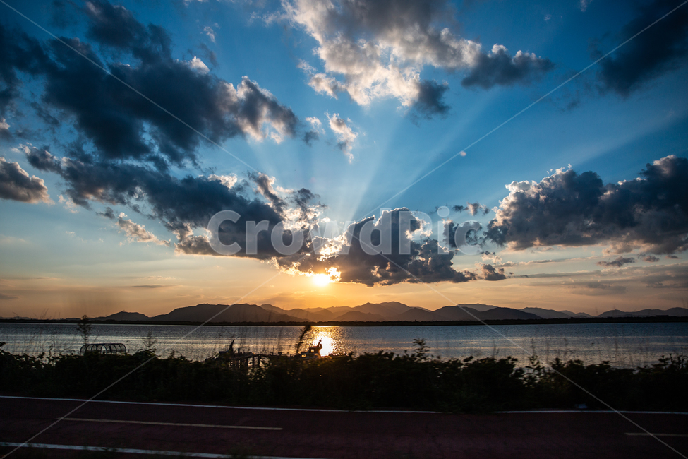 석양,해질녁,퇴근길,하늘,빛줄기,빛,멋진하늘,자연,풍경,nature,landscape,outdoors,옥외,sunlight,햇빛,sky