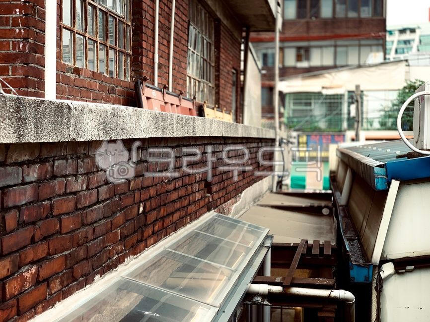 redevelopment,old house,exterior,old town,brick house,Between housewives,interior,gray,Old city center,vintage,Between buildings,brick,old city