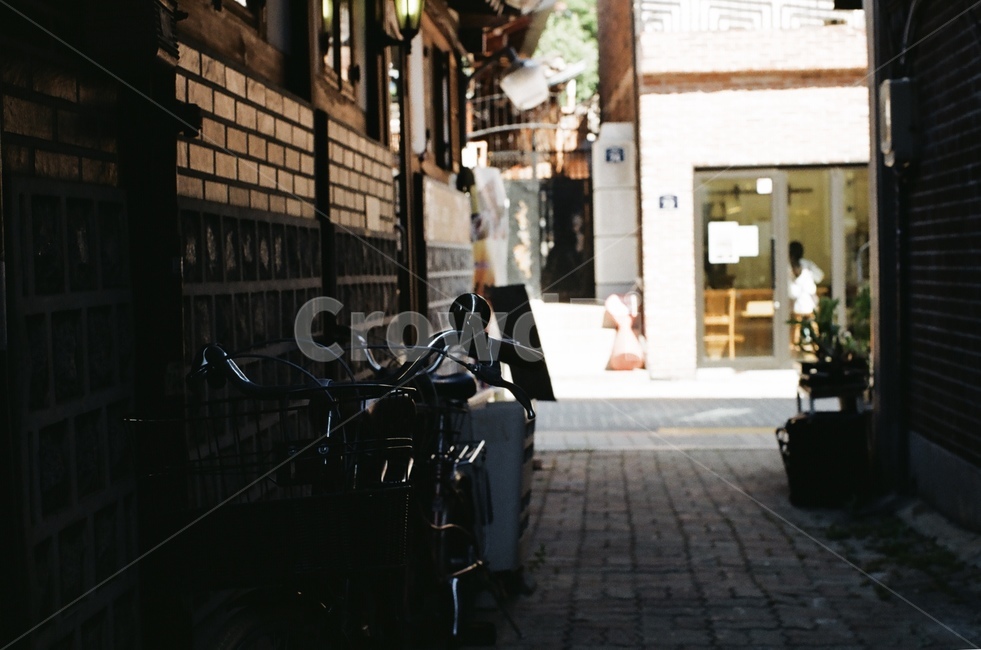 북촌한옥마을,한옥,서울,서울관광,북촌,골목길,alley,walkway,보도,path,통로
