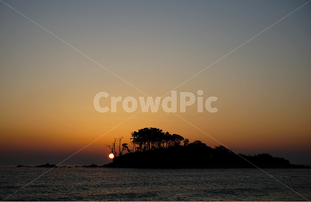 일출,해돋이,여명,바다,동해,풍경,새벽빛,태양,자연,풍경,nature,landscape,outdoors,옥외,dusk,황혼,sunset,일몰,sky,하늘,dawn,새벽,red sky,붉은 하늘,land,땅
