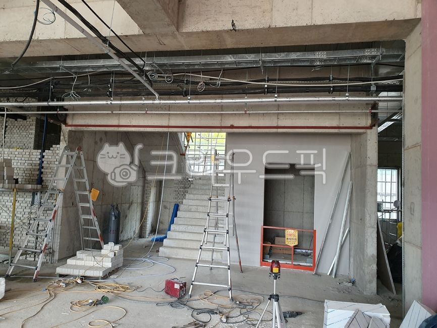 Interior construction,workspace,floor leveling work,construction site,construction,Field work,Stair room work,floor construction,indoor work,housing construction