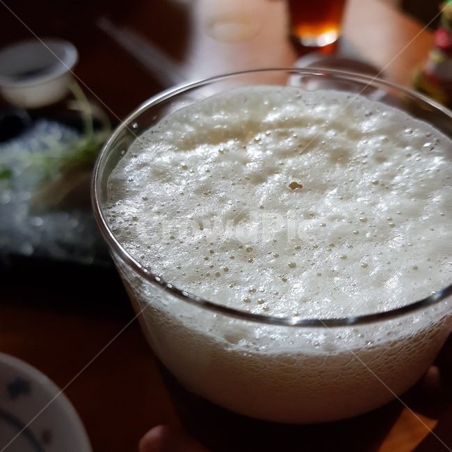 맥주,맥주거품,beer,thefrothofbeer,thebarmofbeer,theheadonaglassofbeer,beersuds,거품,술,주류,alcohol