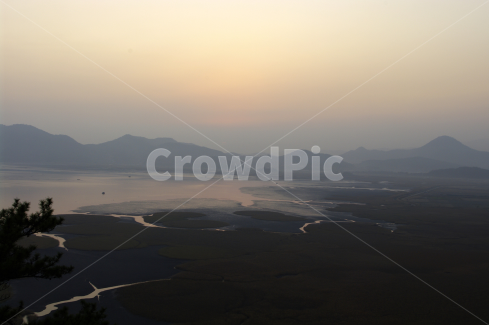 순천만,일몰,석양,노을,풍경,갈대밭,하늘,산,자연,풍경,nature,landscape,outdoors,옥외,scenery,경치,light,빛,flare,플레어