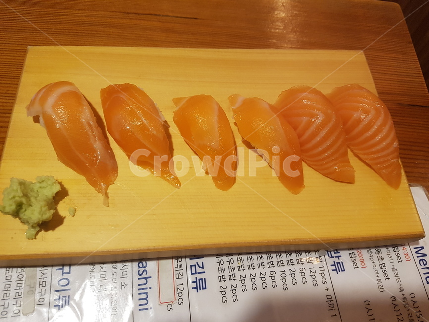 연어초밥,dish,초밥,일식,음식,연어,음식,식재료,요리,food,cook,meal,dishes,food reserves,일식,일본음식,일본요리,Japanese food,Japanese dishes,Japanese meal,Japanese cook