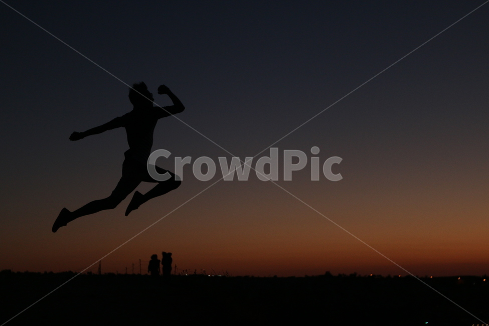 점프샷,실루엣,그림자,석양,비상,젊음,미래,점프,jumpshot,silhouette,shadow,sunset,jump,youth,future,young,사람,인물,인간,human,person,감정표현,기분,feeling,emotion,인물실루엣,사람실루엣,character silhouette,human silhouette,outdoors,옥외