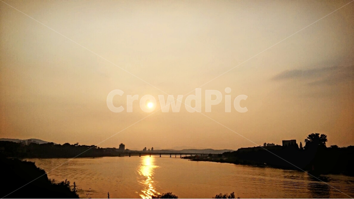 노을,강,하늘,배경,따뜻함,도시,풍경,city,landscape,nature,자연,outdoors,옥외,sunlight,햇빛
