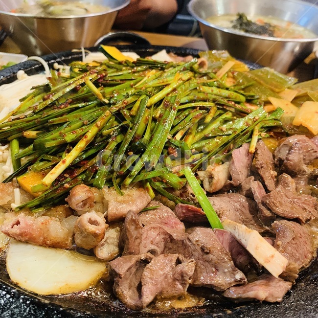 meal,식사,food,음식,dish,요리,고기,곱창,소곱창,소곱창구이,구이,부추