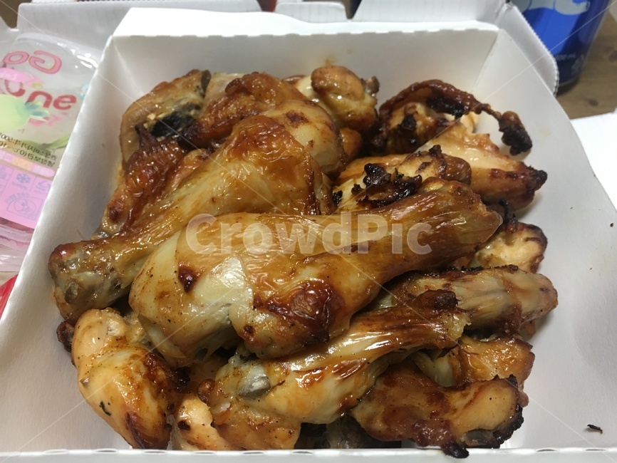 치킨,통닭,오븐치킨,오븐통닭,닭고기,닭다리,치맥,맥주,음식,식재료,요리,food,cook,meal,dishes,food reserves
