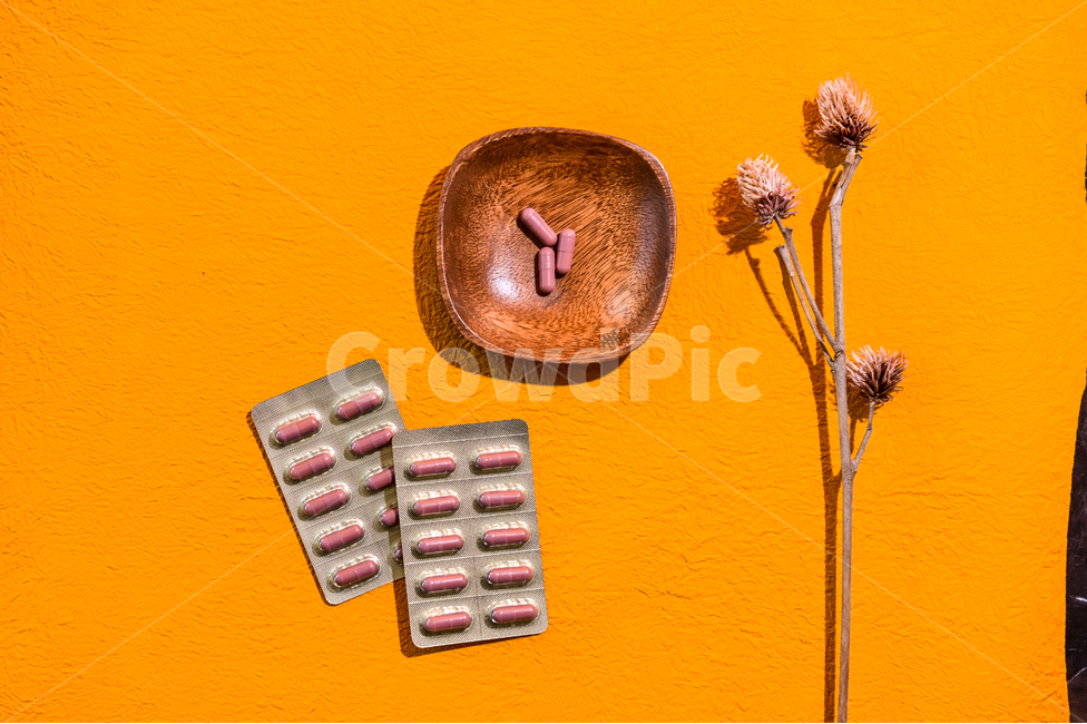 알약,비타민,건강보조제,힐링,장수,건강,다이어트,보조제,면역력,추출물,수면건강,수면제,항우울제,스트레스완화,약물치료,약물,건강이슈,솔류션,유단백,엽산,에너지,세포,혈액생성,긴장완화