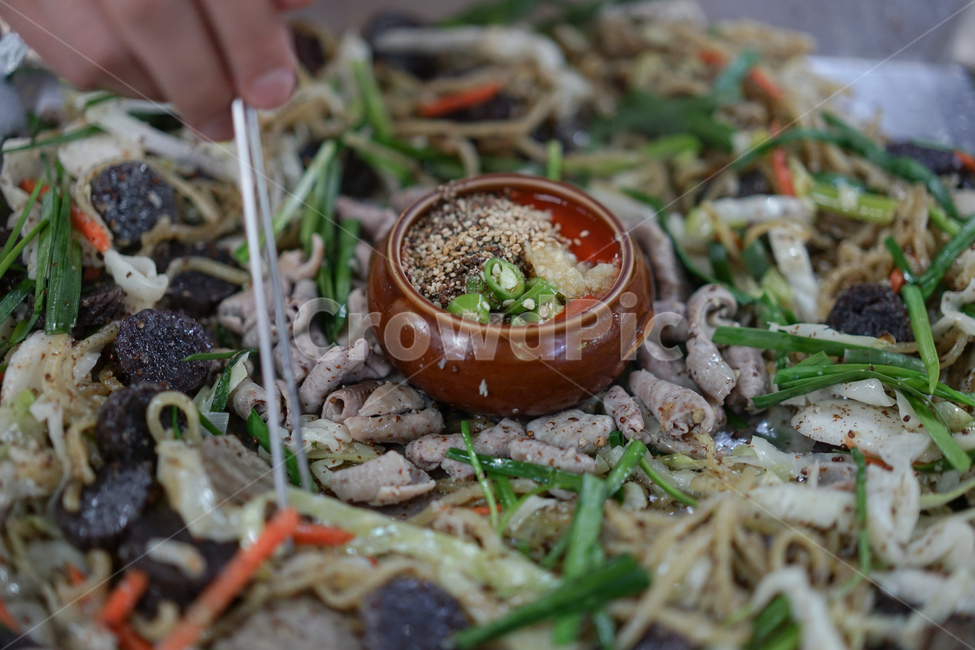 순대촌,순대볶음,철판,음식,요리,한국음식,곱창볶음,곱창,음식,식재료,요리,food,cook,meal,dishes,food reserves,한식,한국음식,한국요리,korean food,korean dishes,korean meal,korean cook